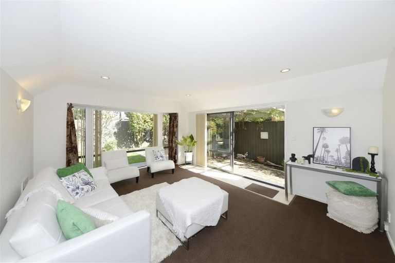 Photo of property in 431a Memorial Avenue, Burnside, Christchurch, 8053