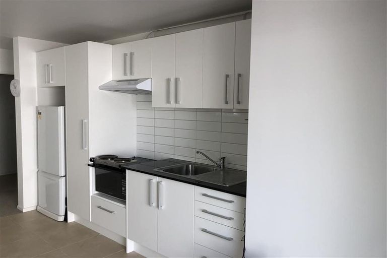 Photo of property in 54b Birkdale Road, Birkdale, Auckland, 0626