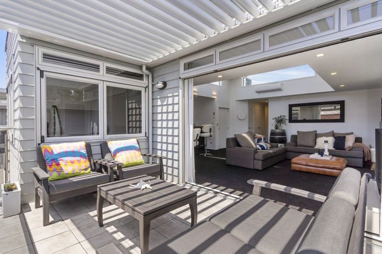 Photo of property in 1 Rita Street, Mount Maunganui, 3116