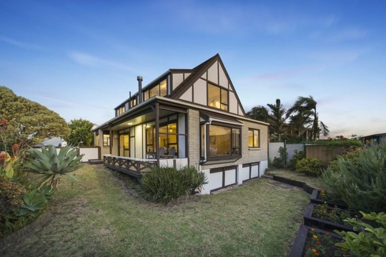 Photo of property in 2/127 Bucklands Beach Road, Bucklands Beach, Auckland, 2012