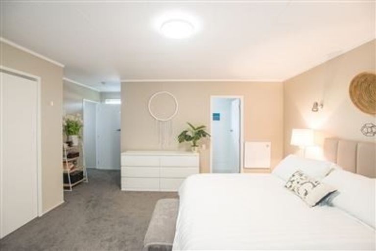 Photo of property in 57 Pacific Parade, Army Bay, Whangaparaoa, 0930