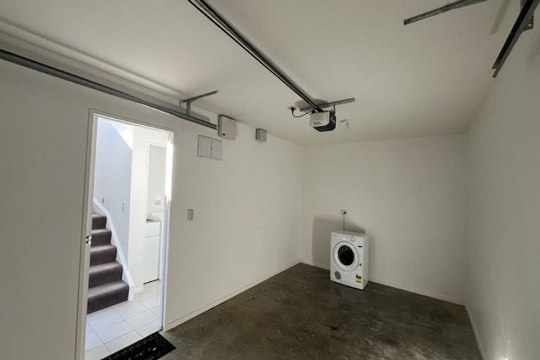 Photo of property in 5/12 Agra Crescent, Khandallah, Wellington, 6035