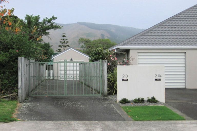 Photo of property in 20 Ngaio Road, Waikanae, 5036