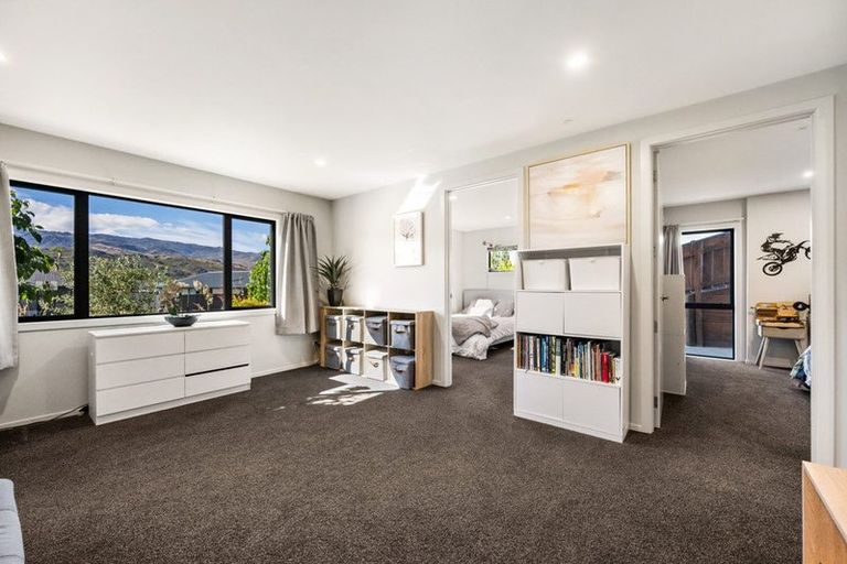 Photo of property in 71 Stratford Drive, Mount Pisa, Cromwell, 9383