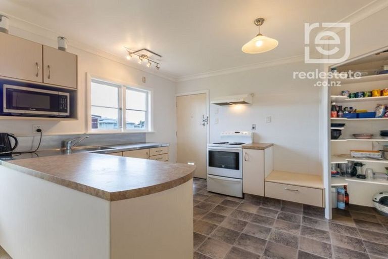 Photo of property in 11 Aberdeen Avenue, Takaro, Palmerston North, 4412