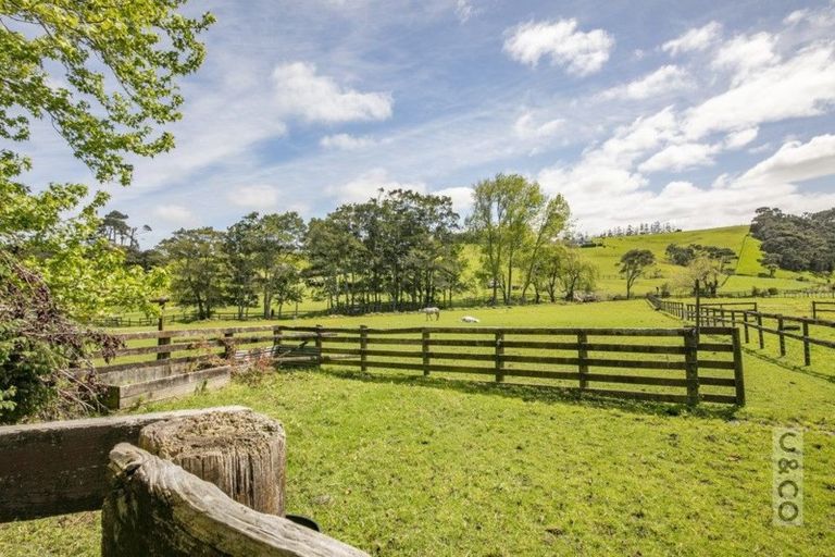 Photo of property in 10 Taha Road, Waimauku, 0881