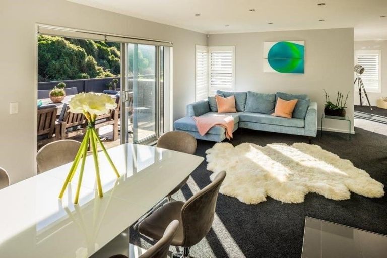 Photo of property in 202 Westchester Drive, Churton Park, Wellington, 6037