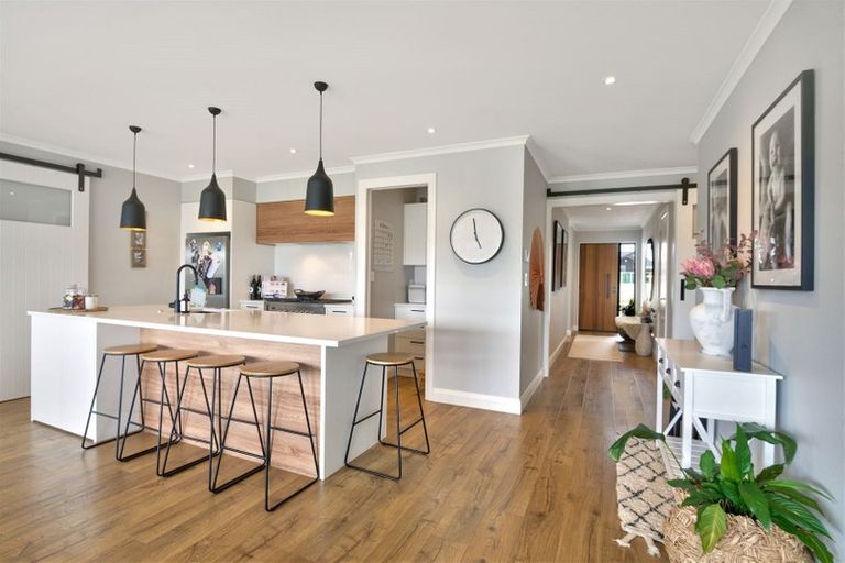 Photo of property in 9 Kauri Grove Drive, Kumeu, 0810