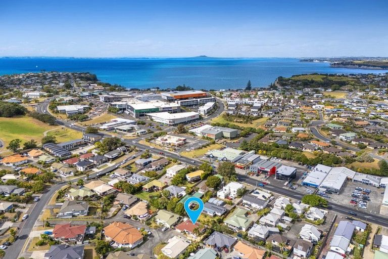 Photo of property in 19 Palmgreen Court, Stanmore Bay, Whangaparaoa, 0932