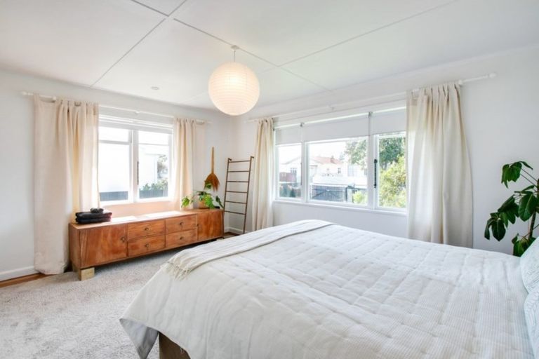 Photo of property in 102 Nelson Crescent, Napier South, Napier, 4110