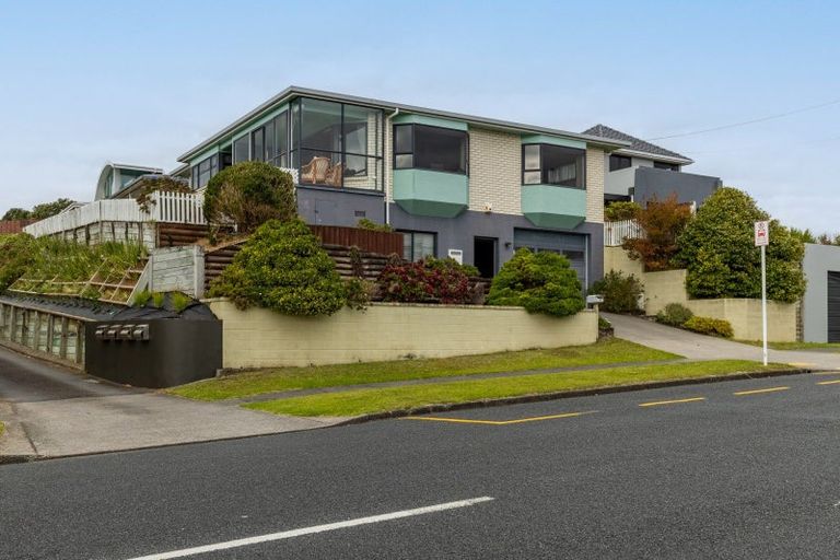 Photo of property in 47 Paynters Avenue, Strandon, New Plymouth, 4312