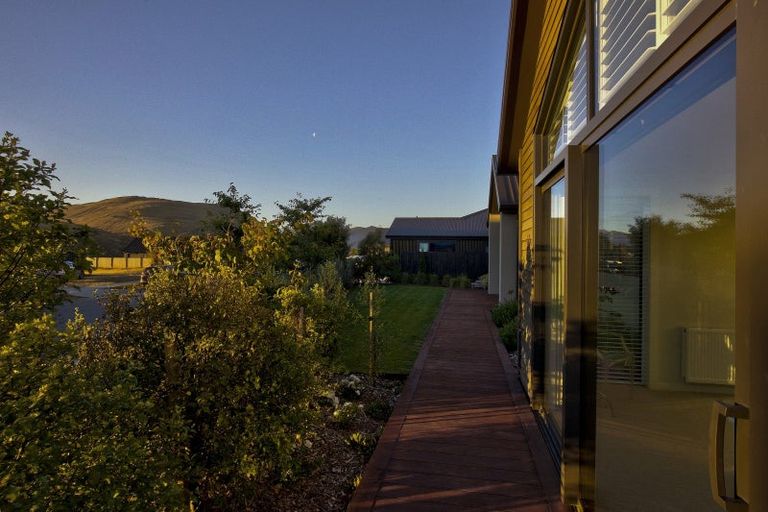 Photo of property in 66 Spur Ridge Rise, Jacks Point, 9371