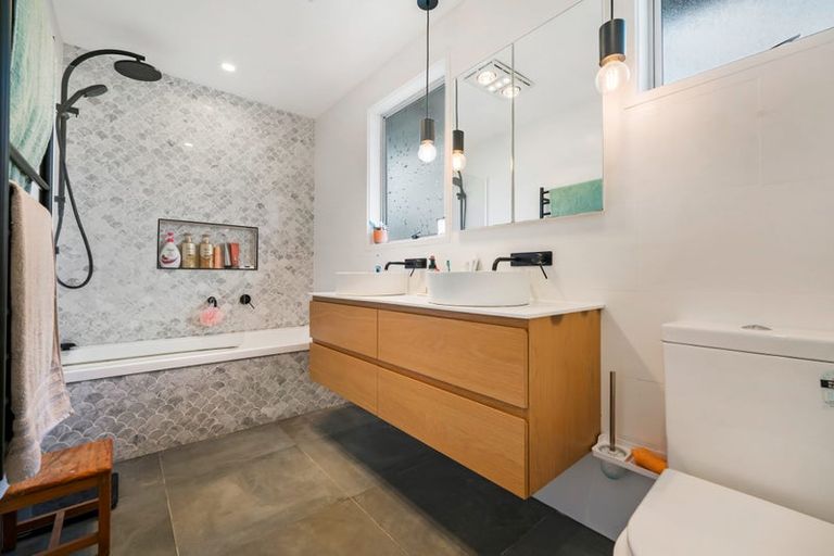 Photo of property in 10 Opal Avenue, Pakuranga, Auckland, 2010