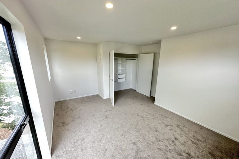 Photo of property in 4a/148 Lincoln Road, Henderson, Auckland, 0610