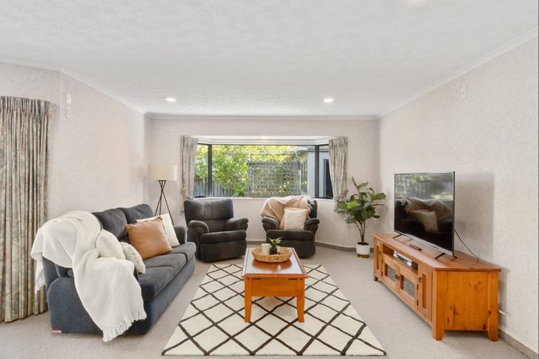 Photo of property in 9 Bishops Close, Greenmeadows, Napier, 4112