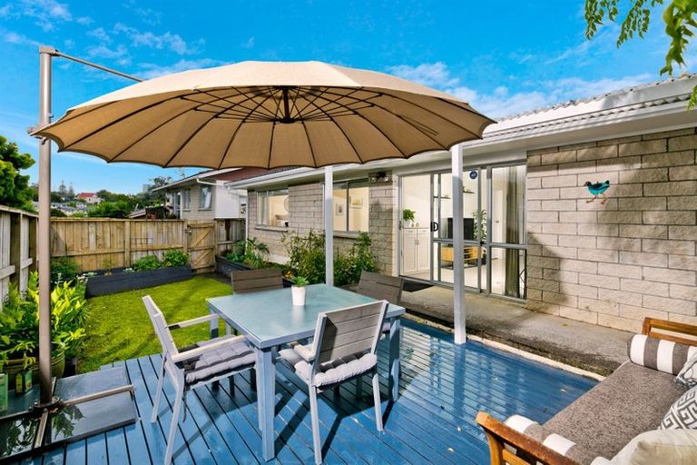 Photo of property in 1/24 Woodglen Road, Glen Eden, Auckland, 0602