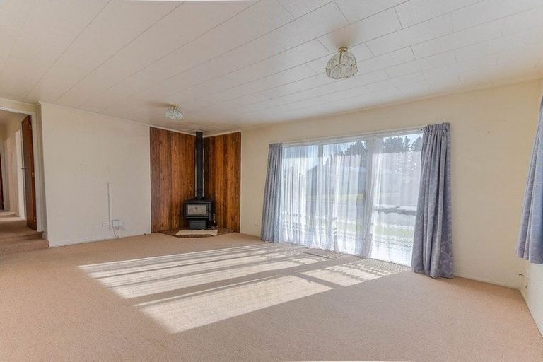 Photo of property in 25 Barton Street, Marton, 4710