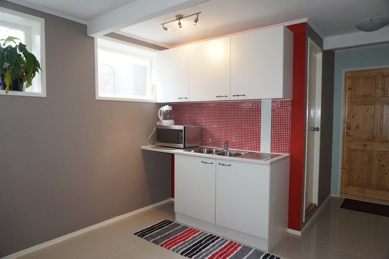 Photo of property in 28 Rotoiti Avenue, Pakuranga Heights, Auckland, 2010