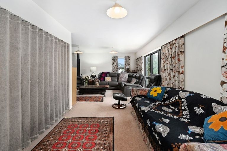 Photo of property in 34 Milton Terrace, Picton, 7220