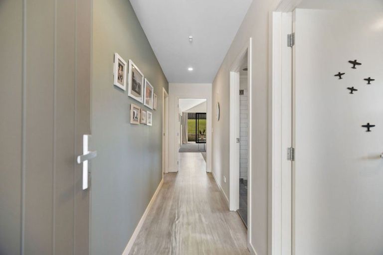 Photo of property in 9 Huxley Place, Lake Hayes, Queenstown, 9304