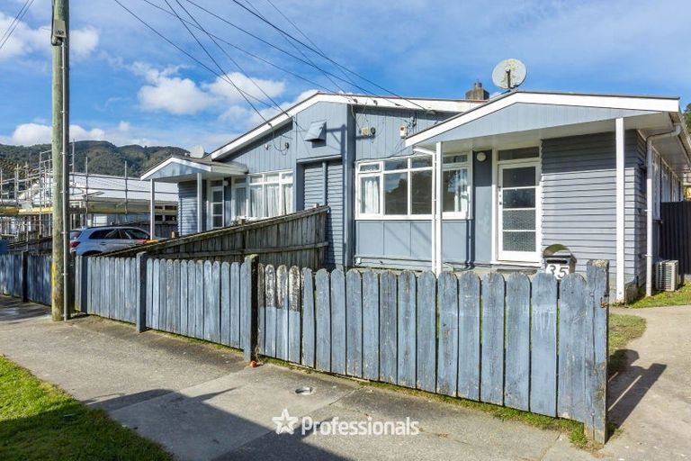 Photo of property in 35 Hanson Grove, Stokes Valley, Lower Hutt, 5019