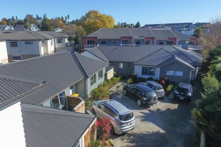 Photo of property in 4/5 Jones Crescent, Melville, Hamilton, 3206