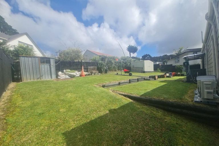 Photo of property in 77 Spence Road, Henderson, Auckland, 0612