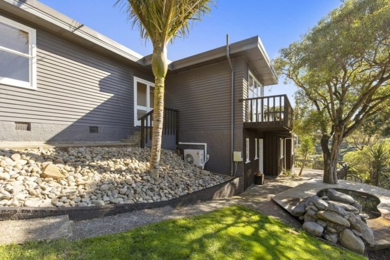 Photo of property in 149 Miromiro Road, Normandale, Lower Hutt, 5010