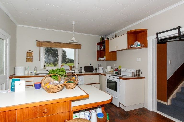 Photo of property in 6 Nobs Line, Strandon, New Plymouth, 4312