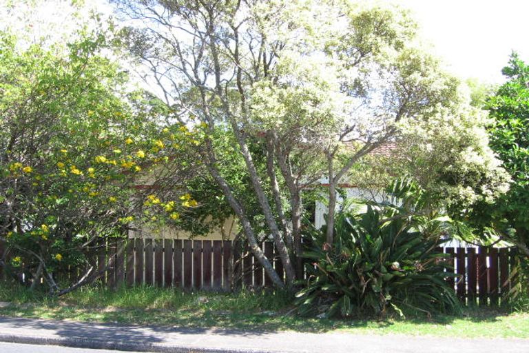 Photo of property in 99 Awaruku Road, Torbay, Auckland, 0630