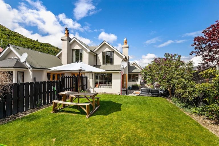 Photo of property in 9a Daveys Place, Arrowtown, 9302