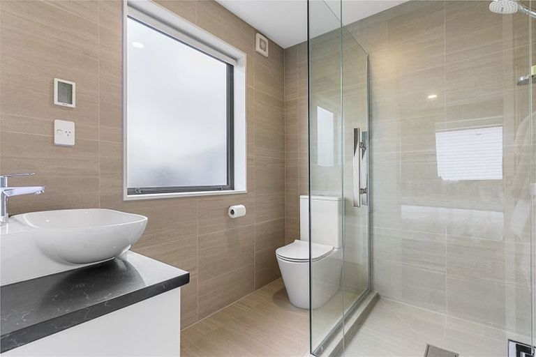 Photo of property in 142b Bucklands Beach Road, Bucklands Beach, Auckland, 2012