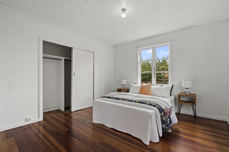 Photo of property in 36 Anderson Avenue, Point England, Auckland, 1072