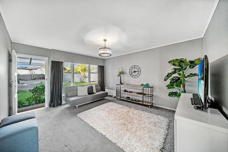 Photo of property in 1/16 Roseburn Place, Pakuranga, Auckland, 2010