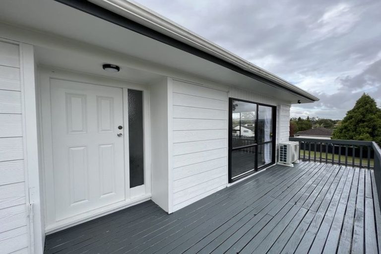Photo of property in 139 Moire Road, West Harbour, Auckland, 0618
