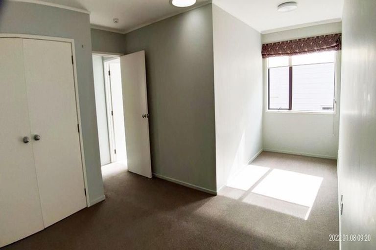 Photo of property in 722 East Coast Road, Pinehill, Auckland, 0632