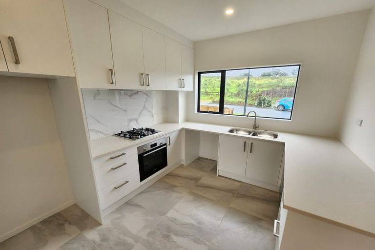Photo of property in 33b Crestview Rise, Papakura, 2110