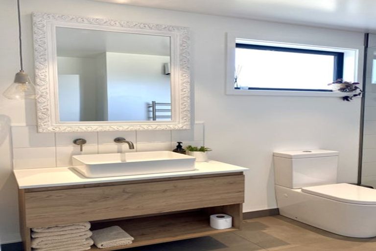 Photo of property in 13 Tuke Lane, Wanaka, 9305