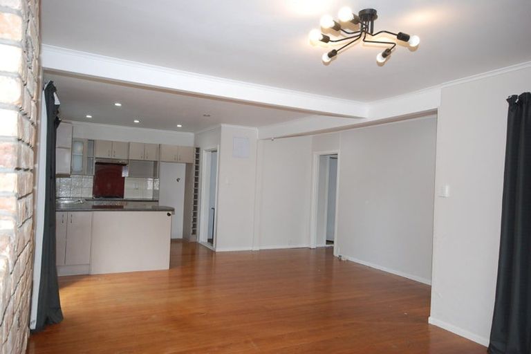 Photo of property in 9 Aronui Terrace, Kelston, Auckland, 0602