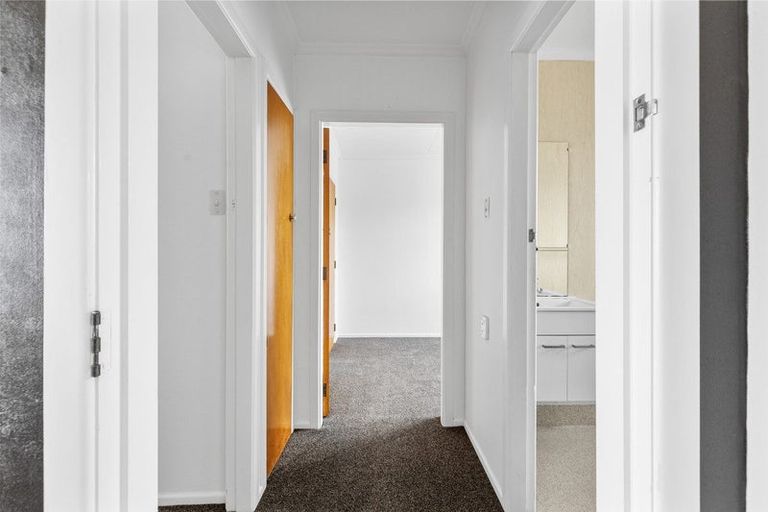 Photo of property in 2/122 Victoria Avenue, Hokowhitu, Palmerston North, 4410