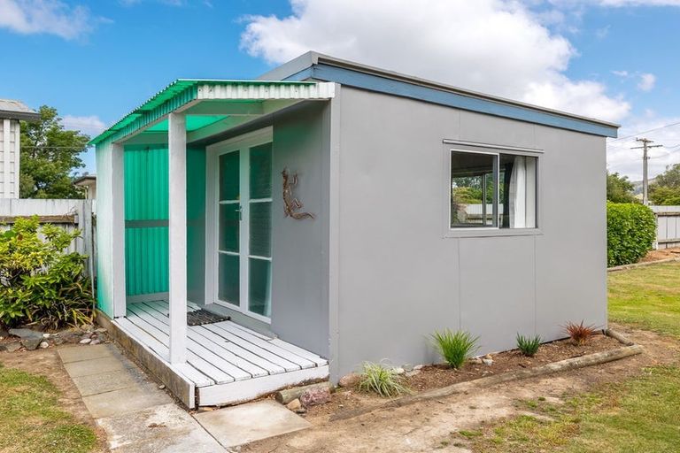 Photo of property in 163 Queen Street, Waimate, 7924