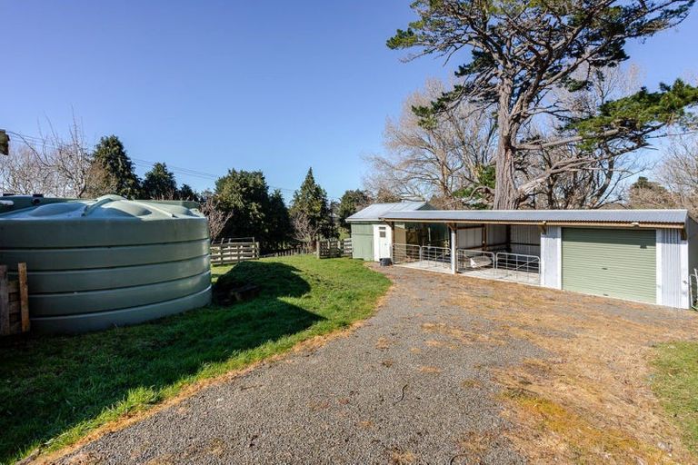 Photo of property in 208 Adelaide Road, Dannevirke, 4930