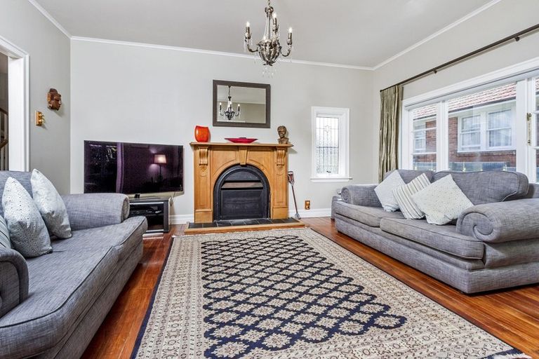 Photo of property in 209 Hurstmere Road, Takapuna, Auckland, 0622