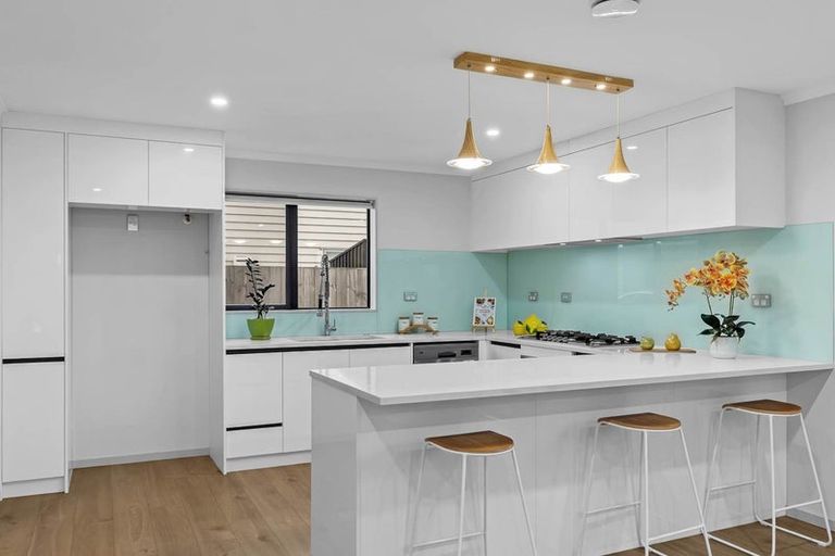 Photo of property in 95b Raglan Street, Mangere East, Auckland, 2024