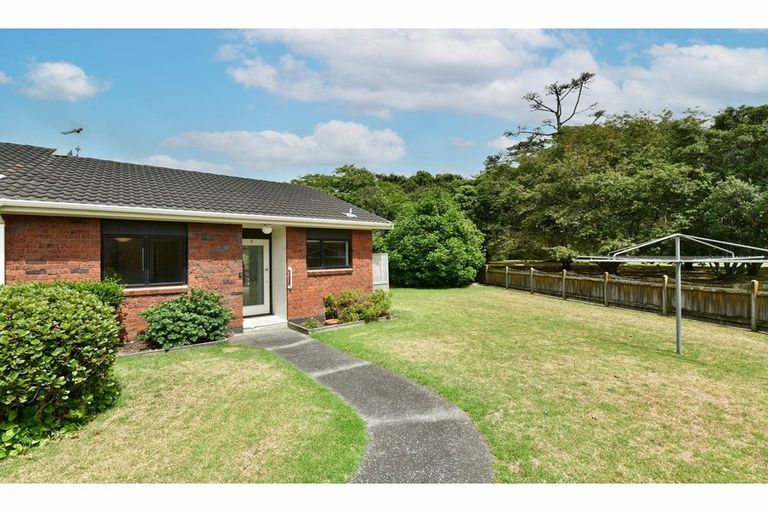 Photo of property in 8 Bellbird Place, Orewa, 0931