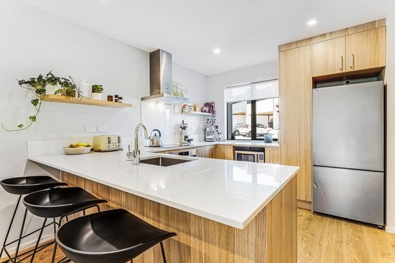 Photo of property in 2c Nerita Place, Long Bay, Auckland, 0630