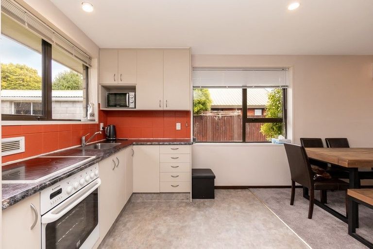 Photo of property in 2/16 Veitches Road, Casebrook, Christchurch, 8051