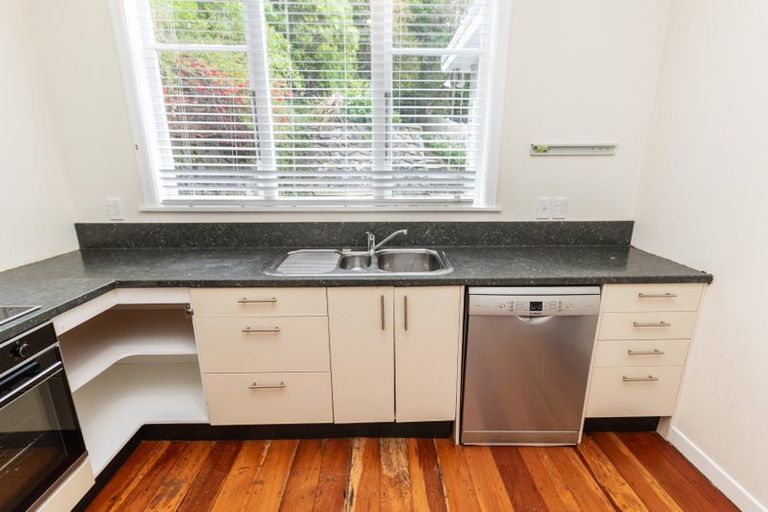 Photo of property in 14 Buckingham Street, Melrose, Wellington, 6023