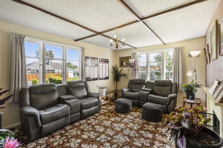 Photo of property in 13 Philomel Crescent, Bayswater, Auckland, 0622