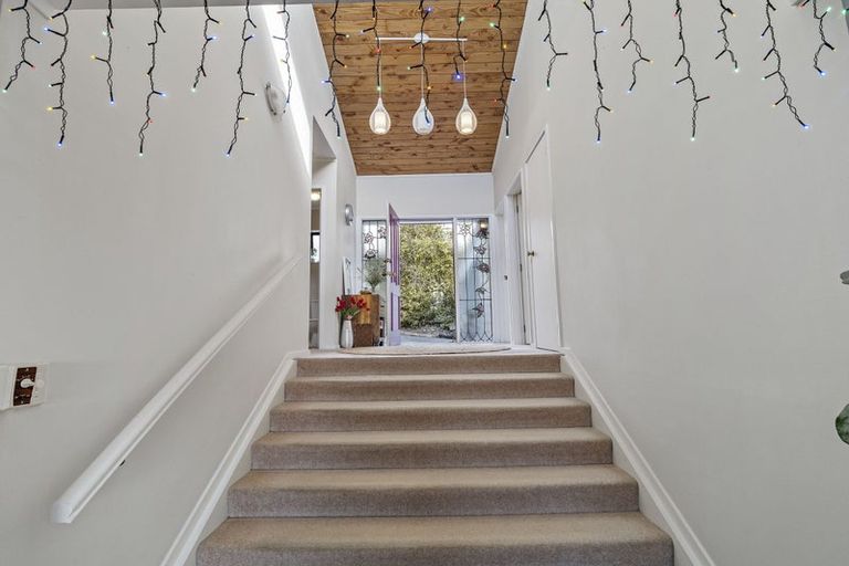 Photo of property in 2/49 Carlisle Road, Torbay, Auckland, 0630